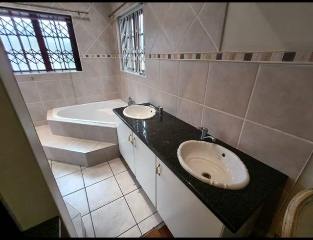 4 BEDROOM HOUSE FOR SALE IN CASHAN